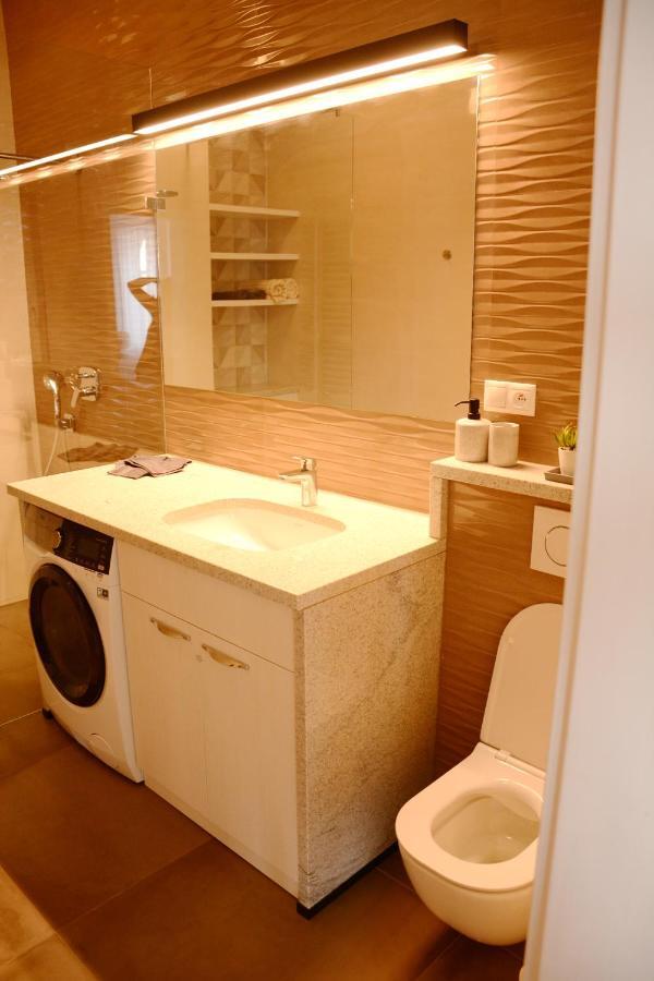 Premium Apartment Near Banska Bystrica Square With Two Big Bedrooms Eksteriør bilde