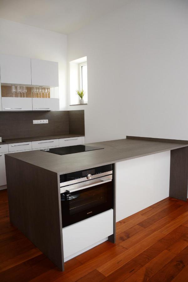 Premium Apartment Near Banska Bystrica Square With Two Big Bedrooms Eksteriør bilde